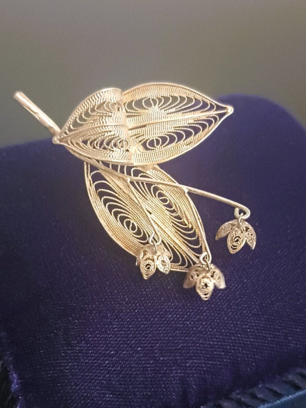 Vintage Siam 925 Filigree Leaf Brooch with Dangling Flower Sterling Silver Pin
